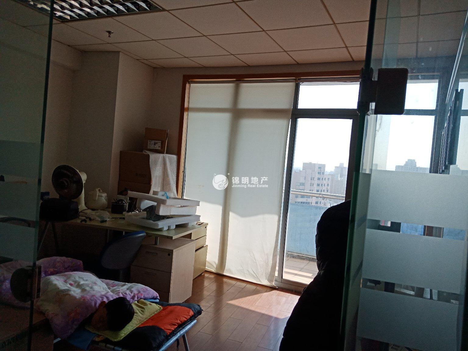 万体馆徐汇晶典大厦158平米写字楼出租